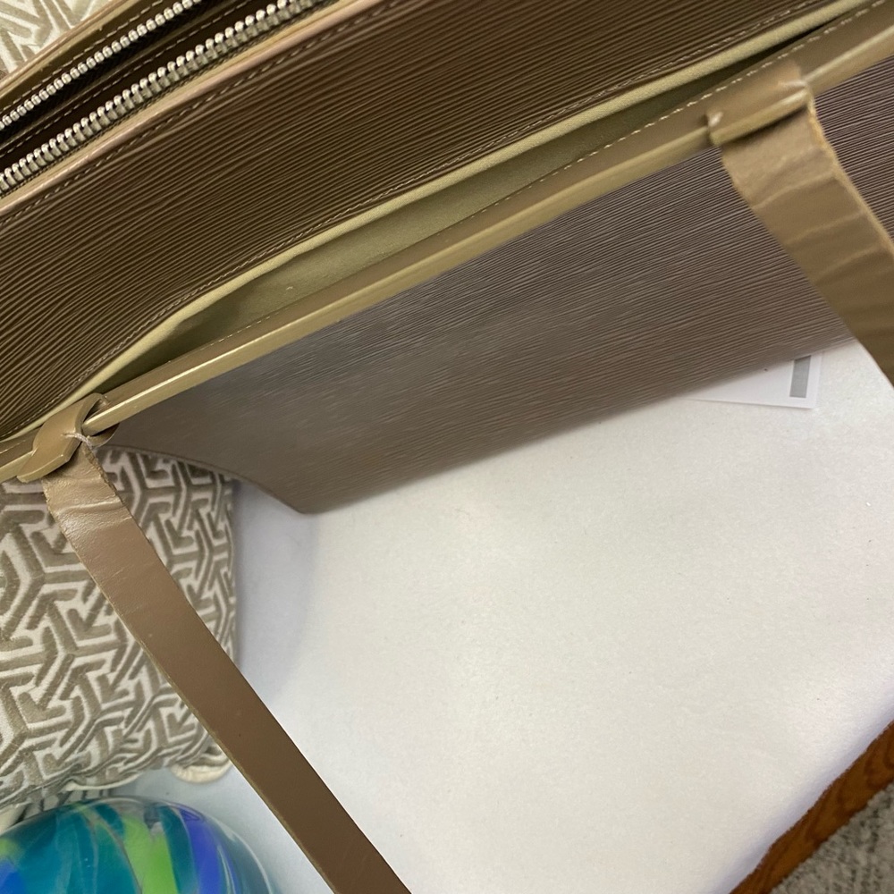 LOUIS VUITTON CROISETTE TOTE - Picture 9 of 16